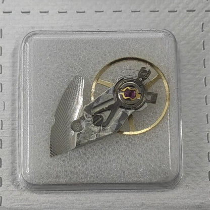 Balancier complet en argent sculpté avec attelle générique pour mouvement ETA2892A2