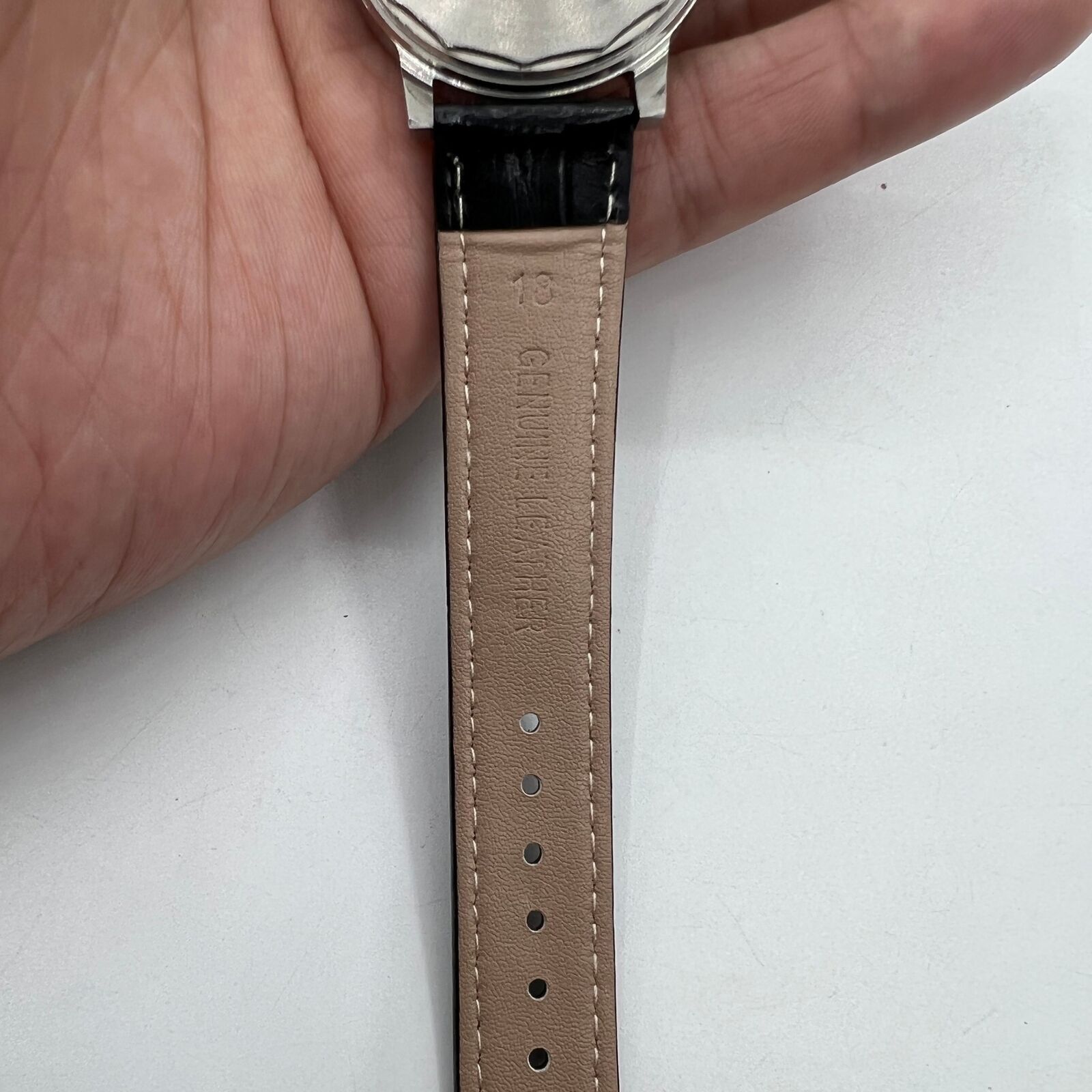 Vintage Shanghai Factory 8120 manual 36mm watch with 17-jewel shock-resistant mechanical movement.