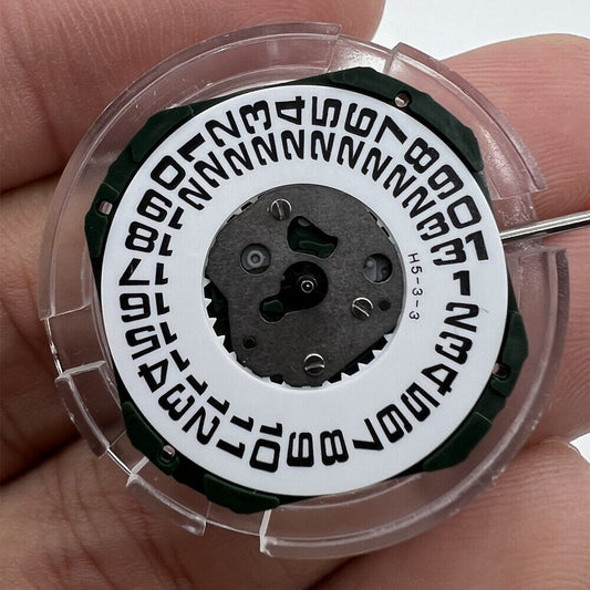 Quartz movement Miyota 2353 with 3 hands and date at 3 o?clock, compatible with watch stems for precise timekeeping.