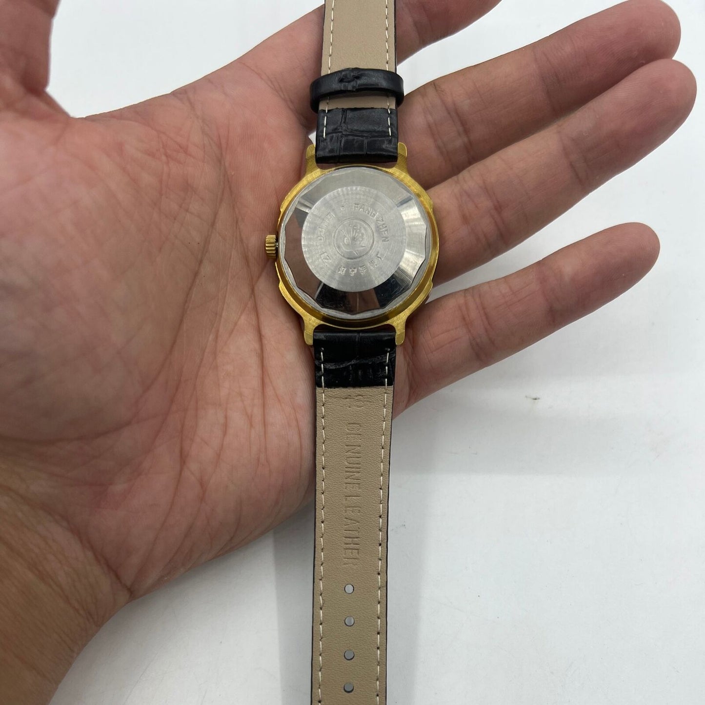 Kongque 37mm automatic watch with black dial, Roman numerals, and 33-jewel movement for accuracy.