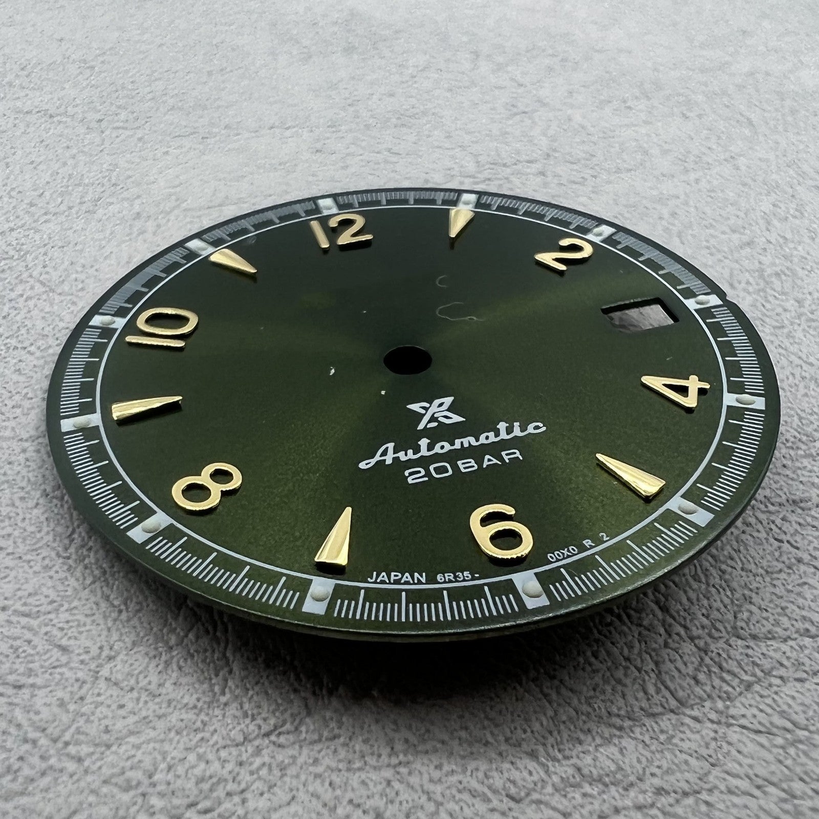 Leuchtendes Vintage Goldenes Oliven Zifferblatt 30mm Green Nail NH35 Uhr alt text:  