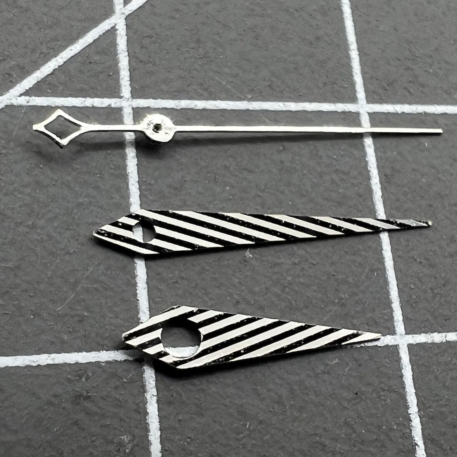 No Lume Twill silver watch hands set, compatible with NH35 NH34 NH36 NH70 movements, 3-hand style.