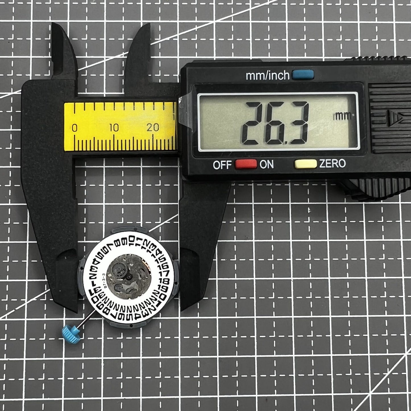 Miyota 6M53 Date at 3 Quartz Movement 3 Hands Big Date Movement