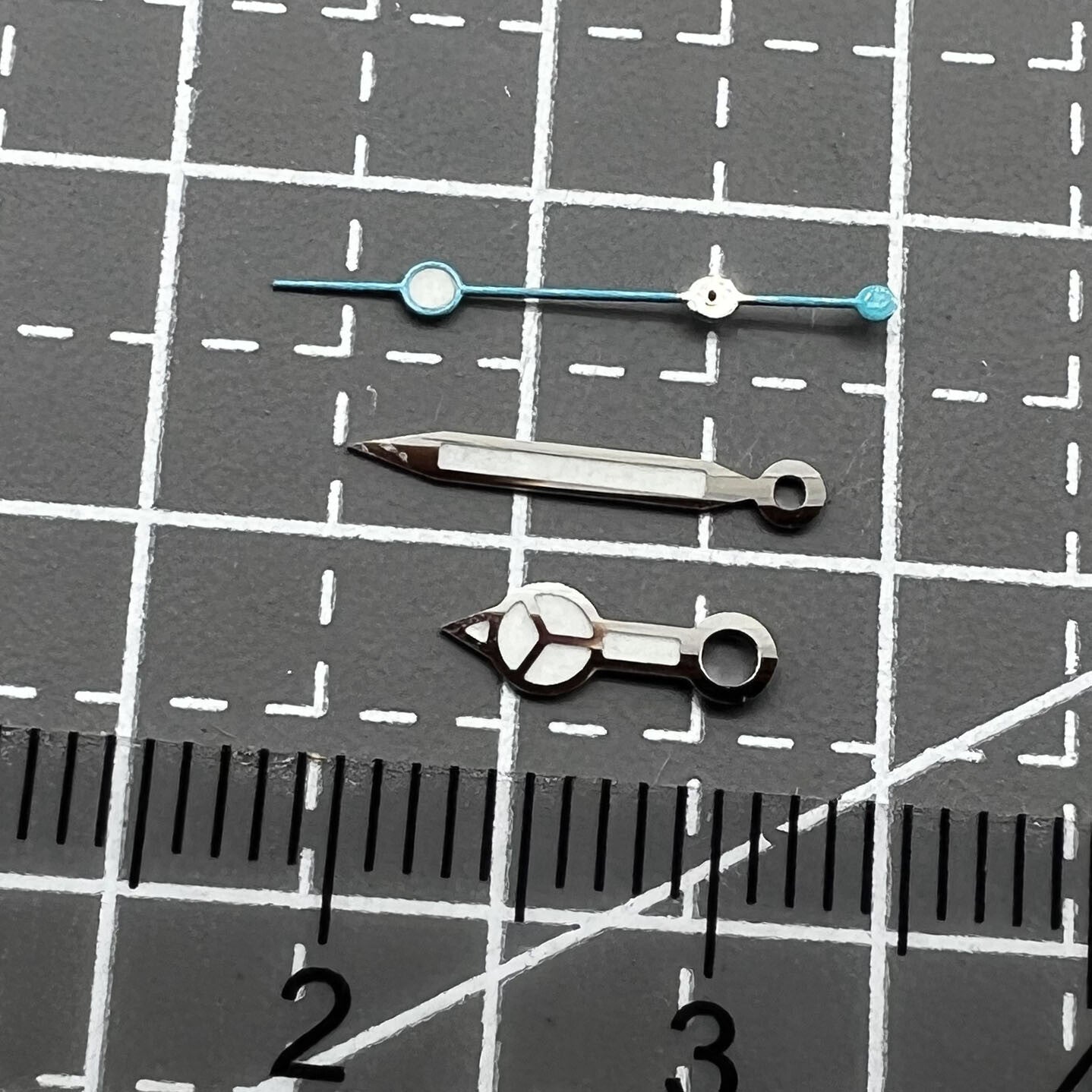 2 Sets/Pack 13.5mm Blue Lume Silver Trim Watch Hands for Movement NH35/36