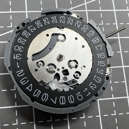 Schwarzes Zifferblatt mit Seiko VK63 Quarz Uhrwerk, hochwertige japanische Pr�zision f�r Uhrzubeh�r.