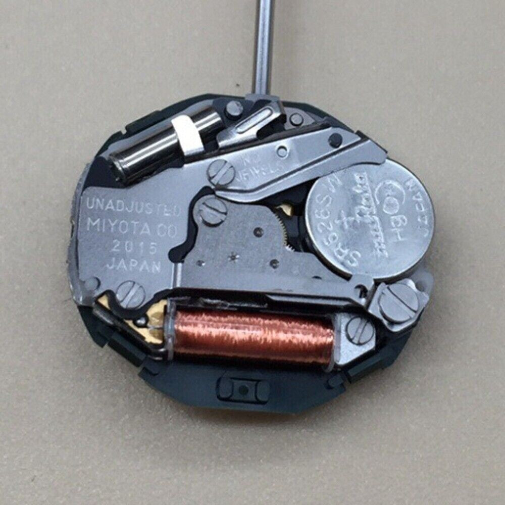 Japan-made Miyota 2015 quartz watch movement with single calendar date at 6 o?clock for precise timekeeping.