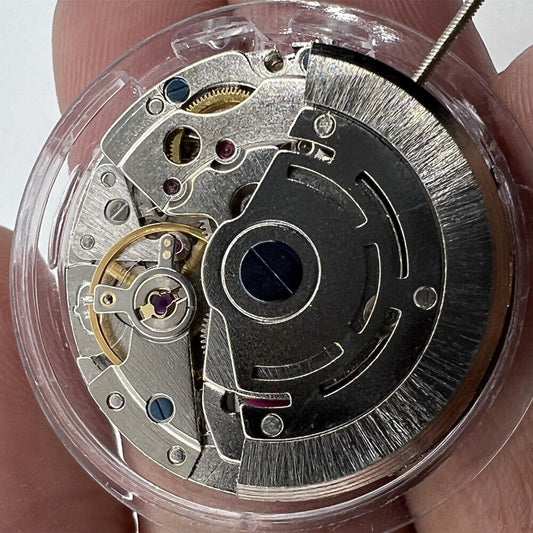 DG2813 watch movement with 3 big hands and small second at 6 o'clock, no calendar, precision mechanical accessory.