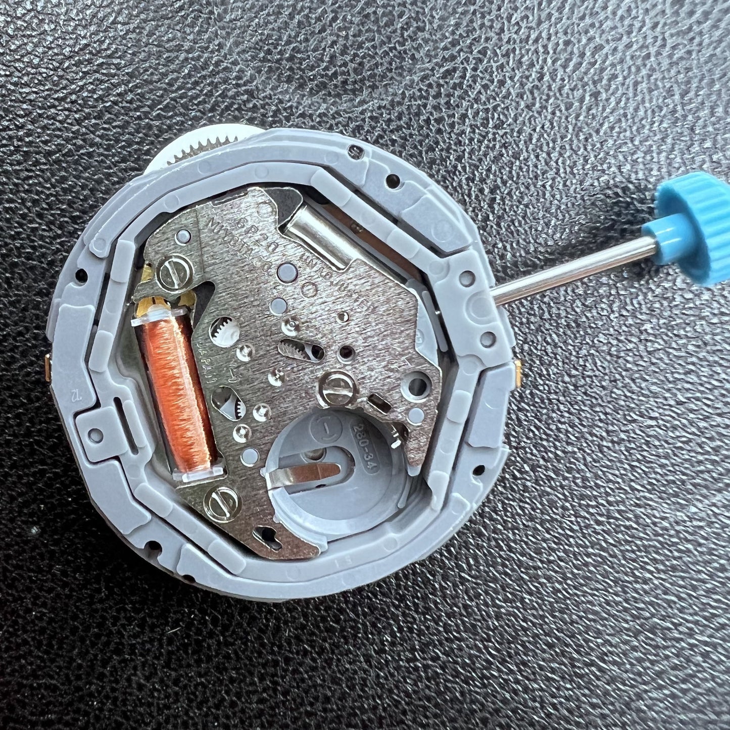 Japan Miyota Quarzwerk Ersatz 6P20 Modell watch movement for precise timekeeping in accessories.