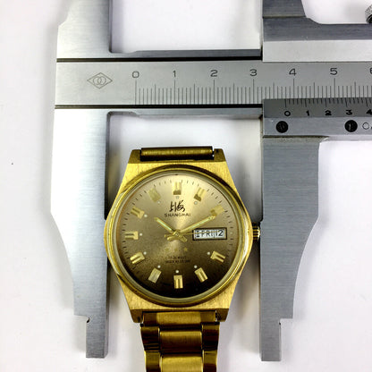 Manuelle mechanische Armbanduhr mit dunkelbraunem Zifferblatt von Shanghaier Fabrik, elegantes Design f�r Uhrenliebhaber