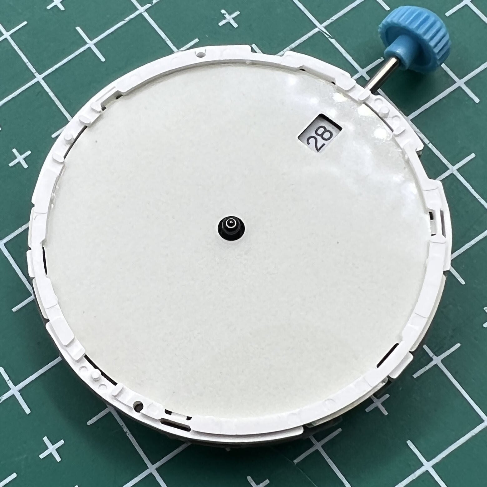 Miyota 6N10 quartz watch movement with luminescence, single calendar date at 3, reliable precision by Miyota.