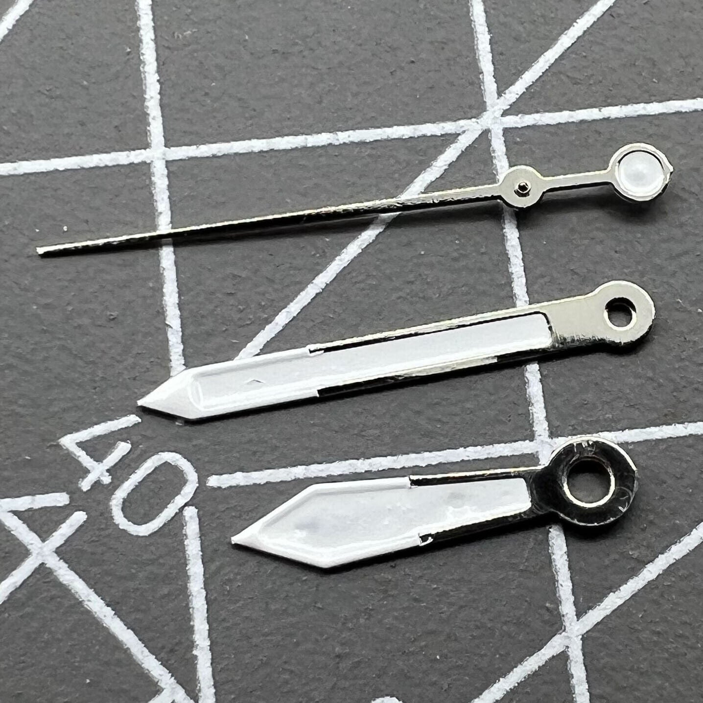 2er Set weiße Uhrenzeiger für Miyota 2035 Quarzwerk Trimmfassung neu