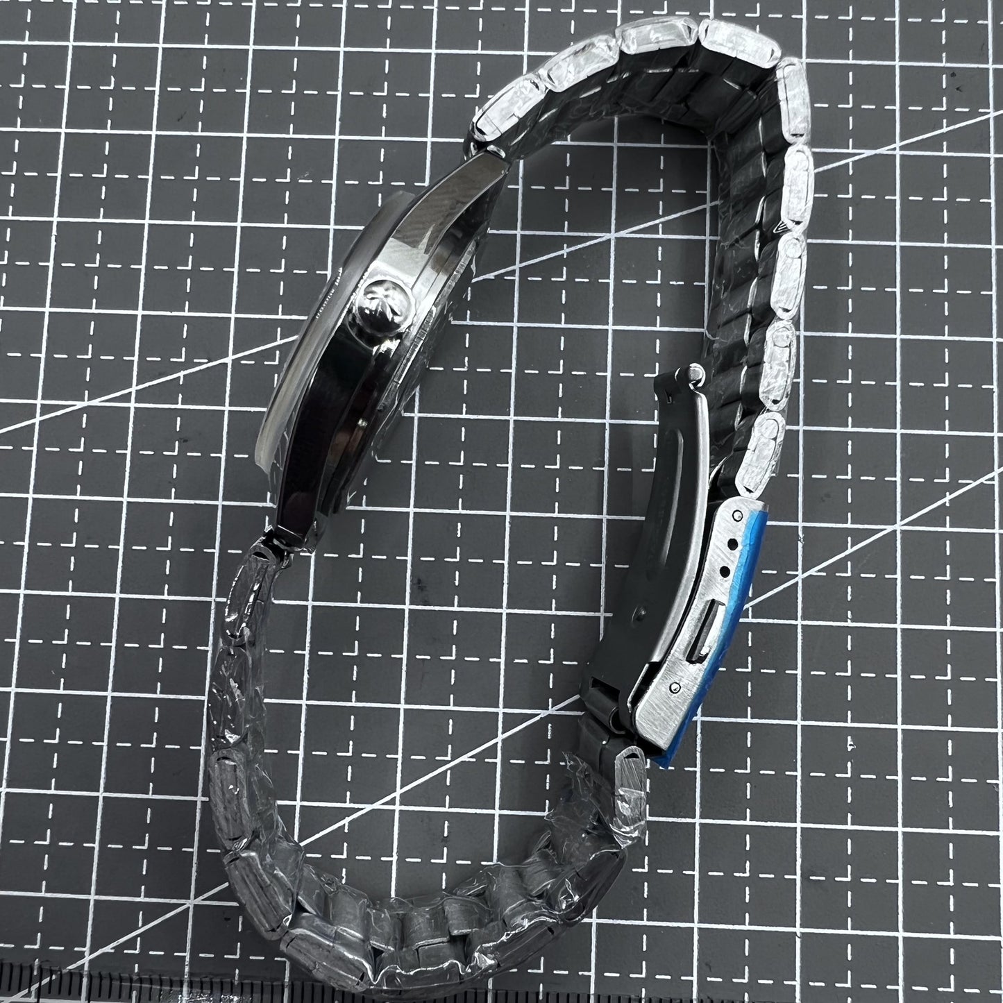 32mm silver HONGLIAN manual watch with 17 jewels and classic Roman numeral dial design for elegant style.