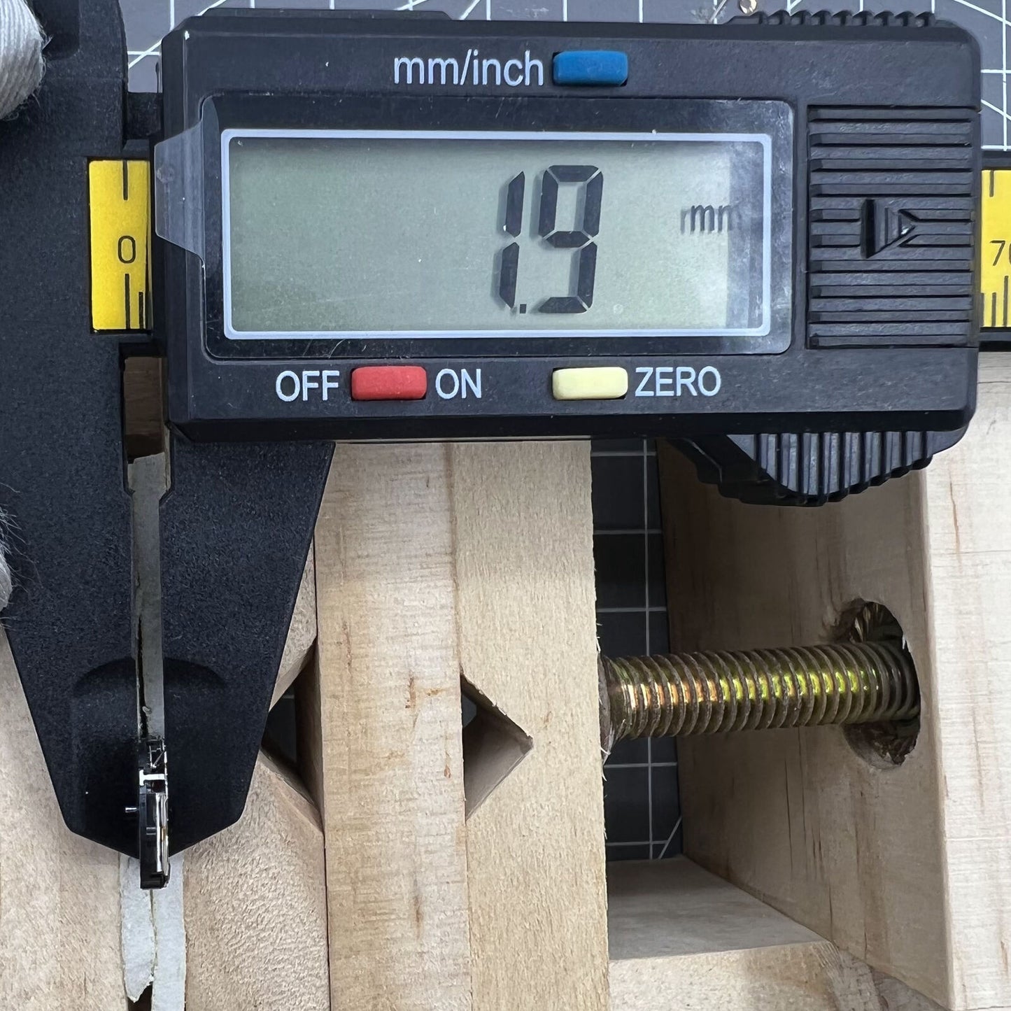 Hattori Epson VX00A quartz watch movement, Japan-made precision timekeeping part for accessory repair.