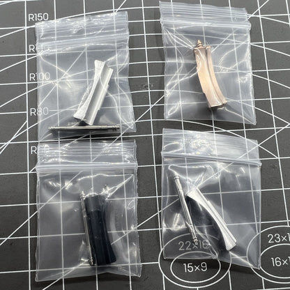 Curved end link connections for Daytona watch band, bracelet width 20/21mm, enhancing bracelet fit and style.