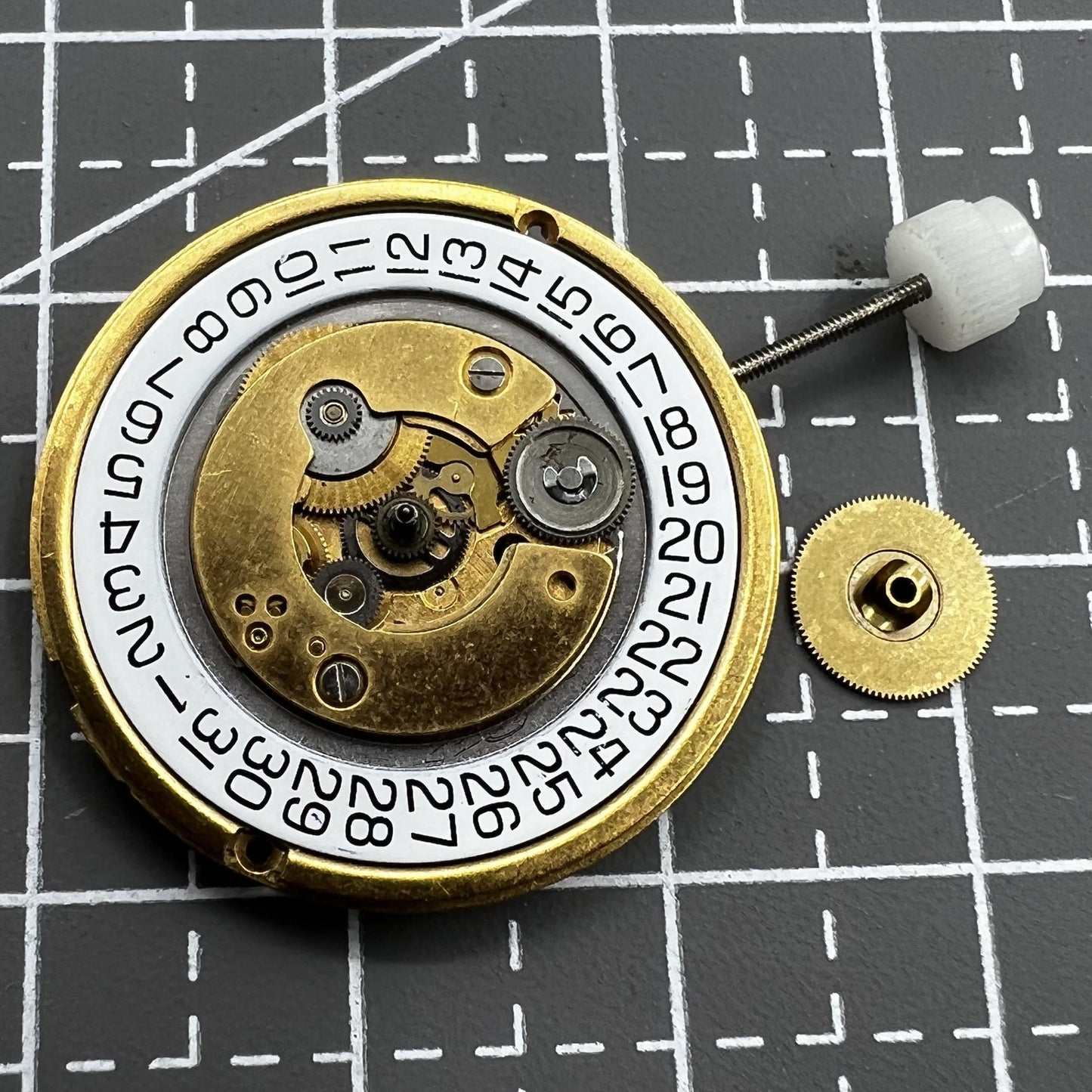 Quarzwerk ETA255.461 Schweizer Uhrwerk mit 3 Zeigern und Einzeldatum bei 4 Uhr, pr�zise Uhrwerk von ETA.