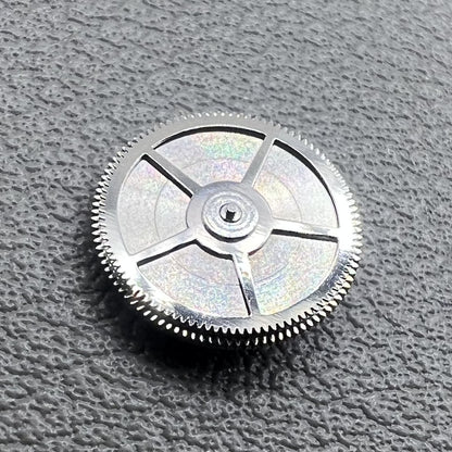 Swiss Complete Fass mit Zugfeder Ersatzteilen f�r Cartier Uhrwerk 1904 ? hochwertige Marken-Teile f�r pr�zise Reparatur.