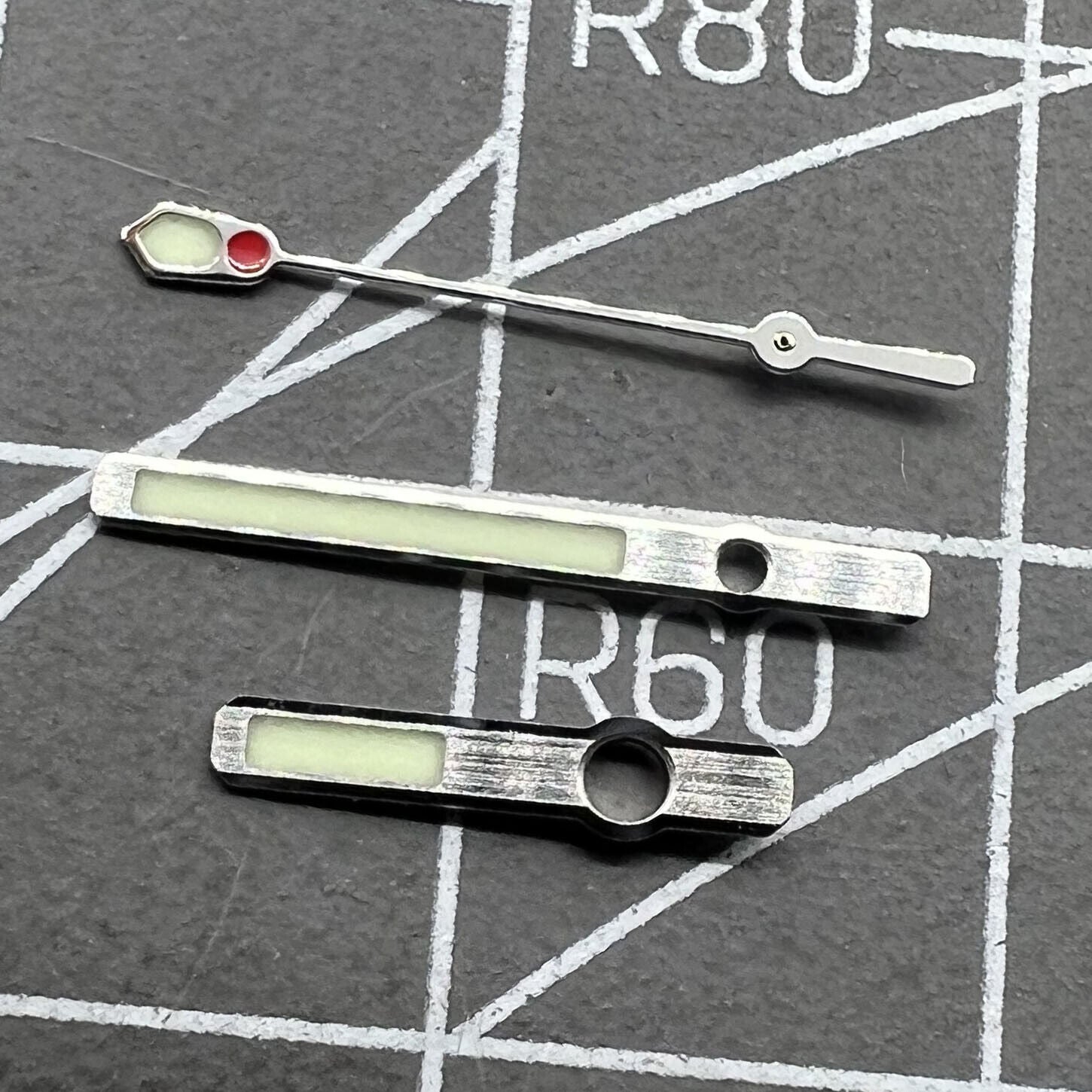 Trim C3 Super Lume silver watch hands for SKX007 with NH35/NH36 movement enhancing visibility and style.