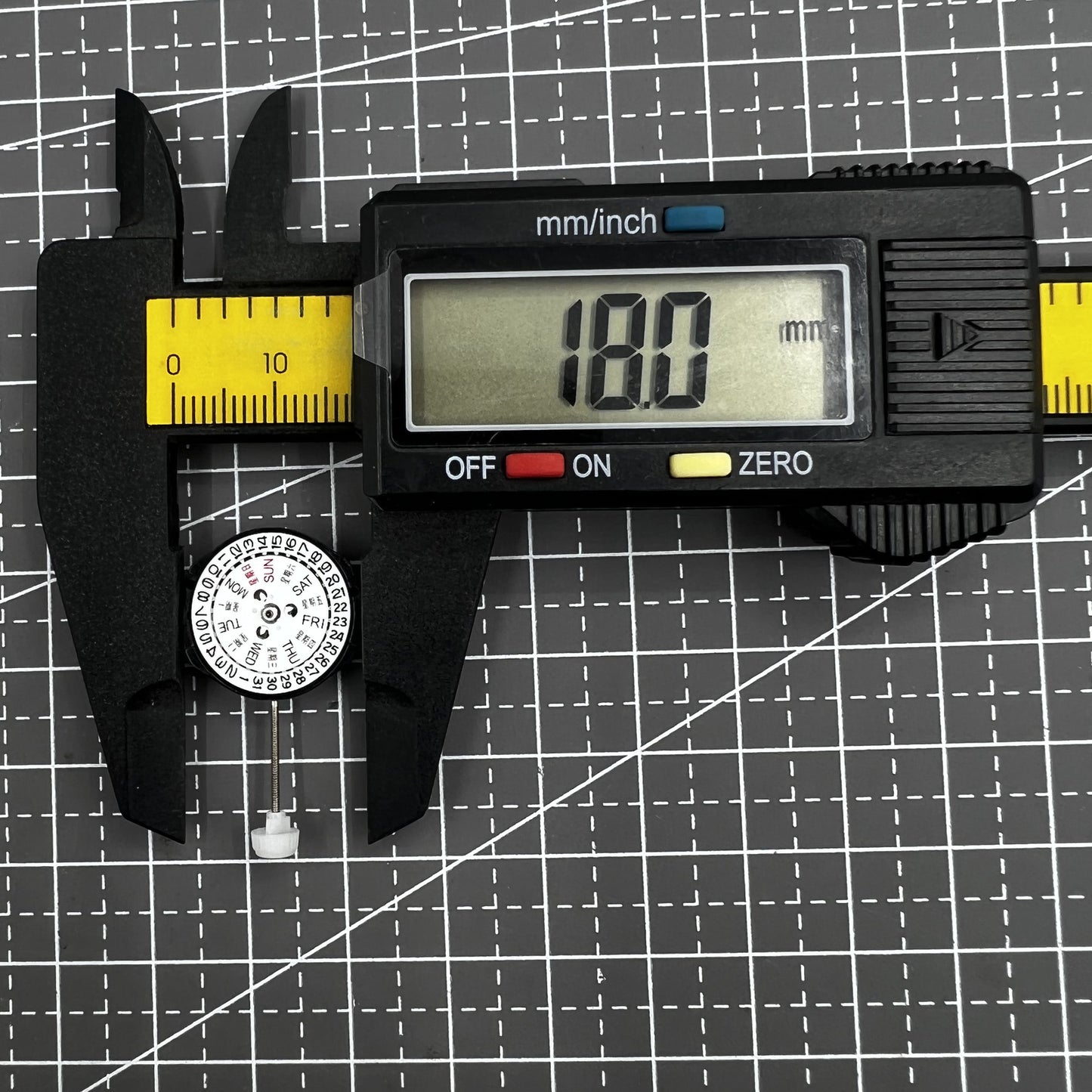 2 Stück Sunon SL25 Uhrwerk mit Datums und Wochentagsanzeige Quarz Uhrwerk