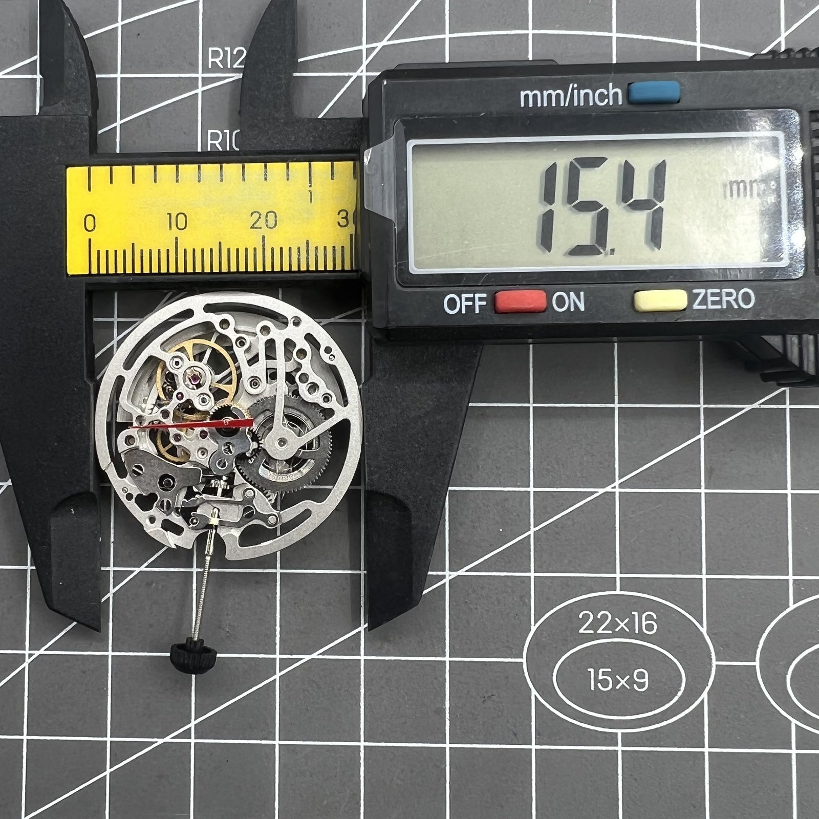 Seagull TY2809 Automatik Skelettuhr mit silbernem Geh�use und mechanischem Uhrwerk, elegantes Design.