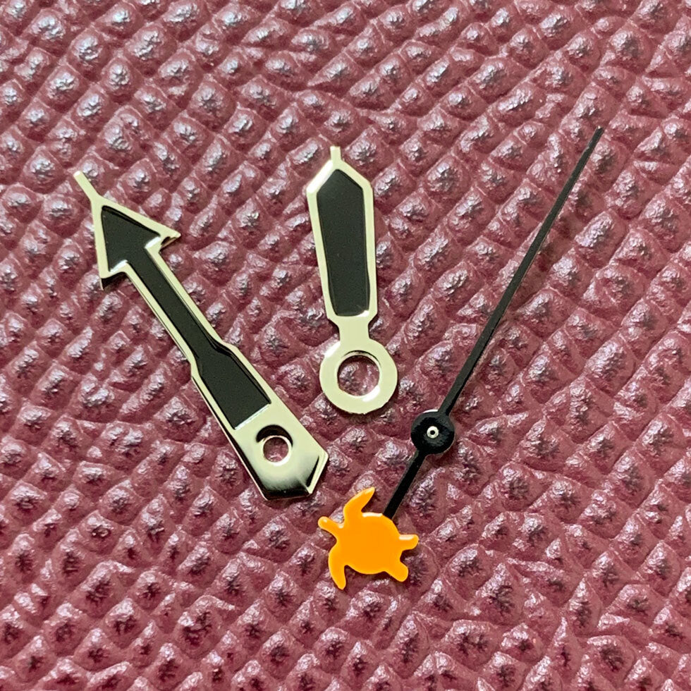 Black watch hands set with second hand for NH35/NH36/4R36 movement, compatible with Turtle/Fish models.