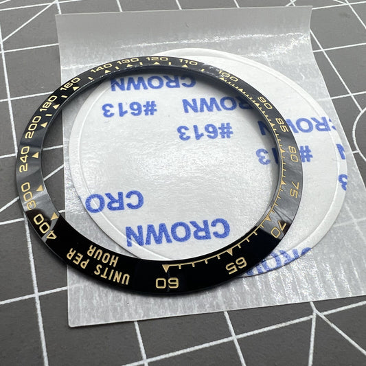 37,65*30,7mm Keramik Slope Schwarz Hintergrund Goldene Schrift Uhr Lünette für Daytona 