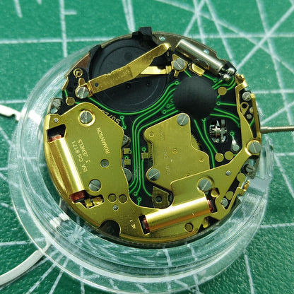 Swiss Made ISA 8171 quartz watch movement with date display at 4 o'clock, multifunctional features for watch repairs and upgrades.