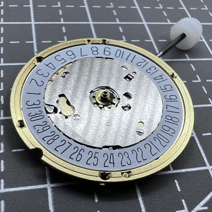 Schweizer ETA E63.111 Quarzwerk mit 3 Zeigern und Datumsanzeige bei Position 6, pr�zise Uhrwerkskomponente