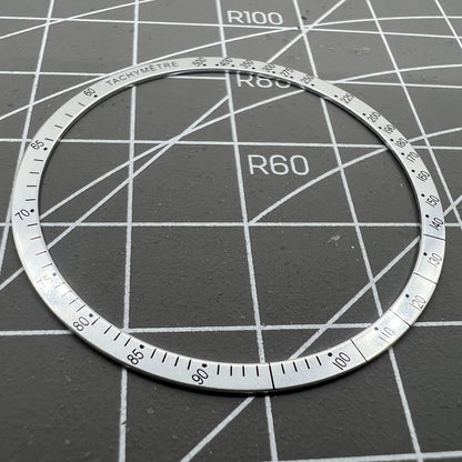 38,5 mm Aluminiumlegierung, weißer Ring + schwarze Schrift, Uhrenlünette für Omega Speedmaster