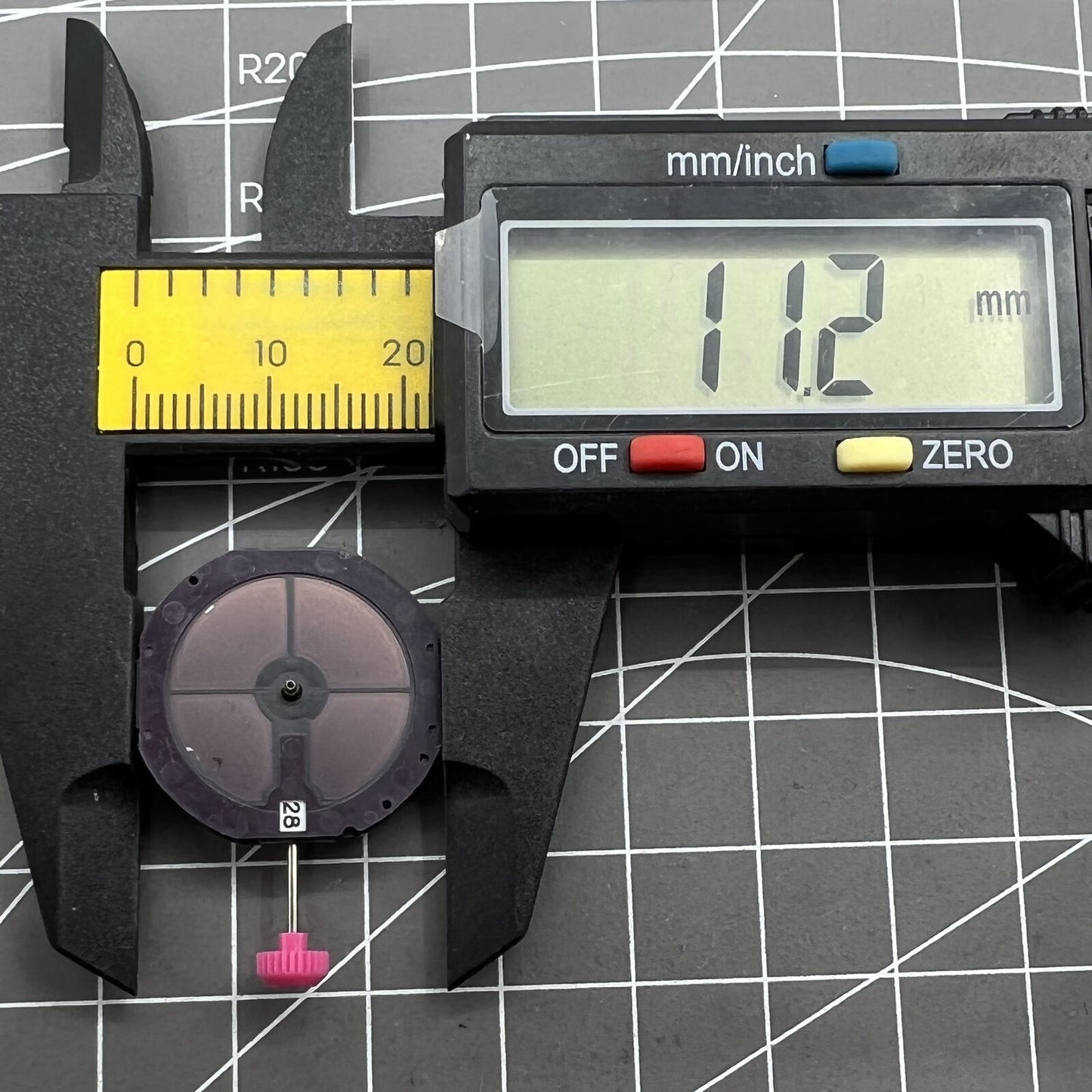 Citizen Eco-Drive E168M watch movement with 3 hands and date display at 3 o'clock, ideal for precise timekeeping.