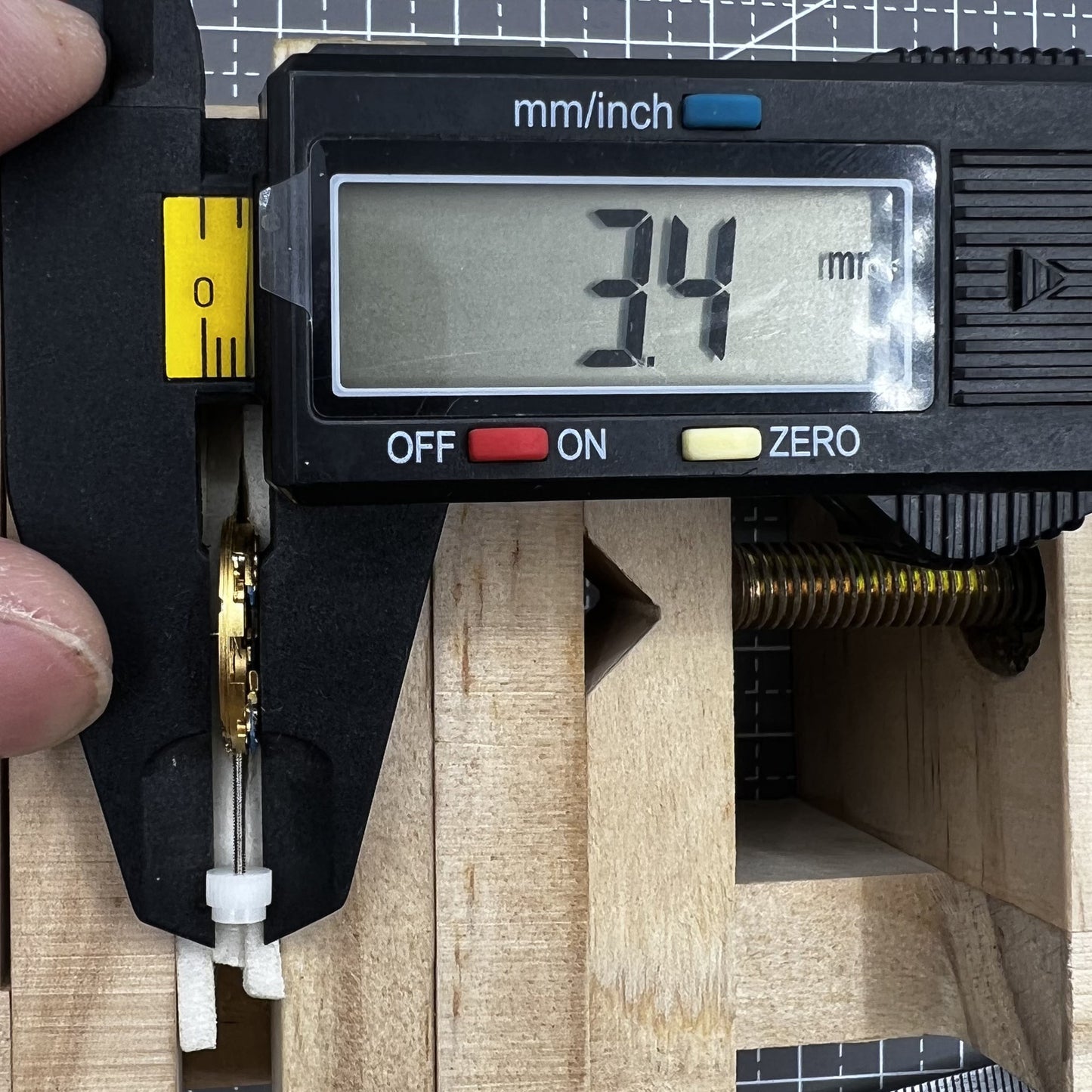 ETA 956 112 Schweizer Quarzwerk Uhr 3 Zeiger Datum Bei 3