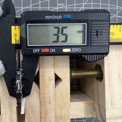 In Japan hergestellte Hattori Epson TMI YM85 YM85A Uhr mit Quarzwerk