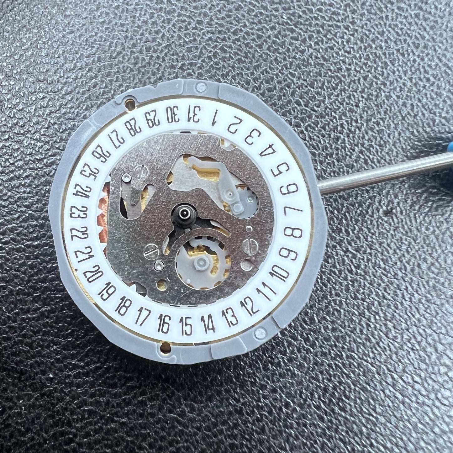 Miyota 6L12 quartz watch movement with date at 6 o?clock, replacement for 6L02 model by Quarzwerk
