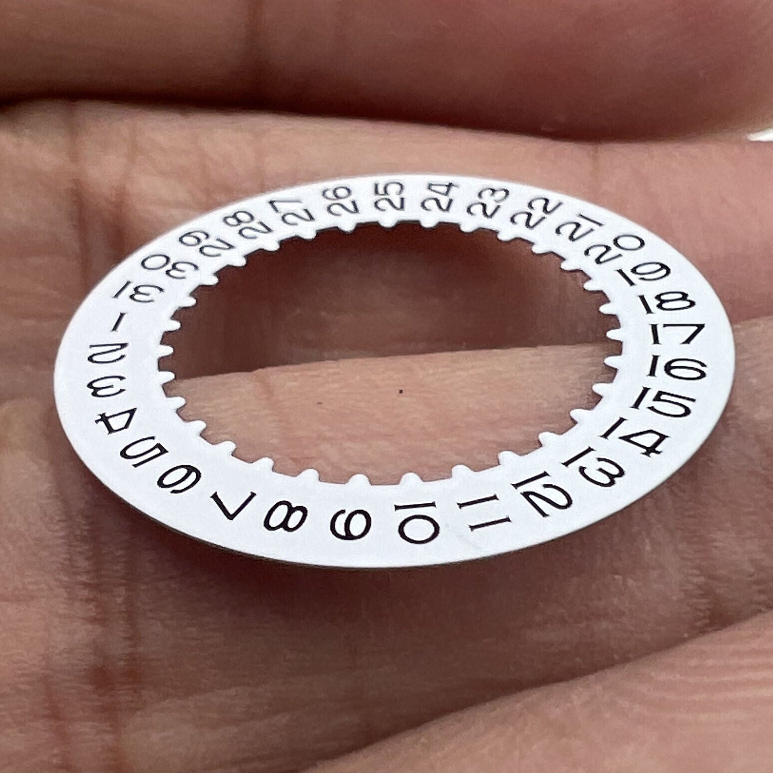 White date disk wheel for RLX 3135 watch movement, compatible replacement part.