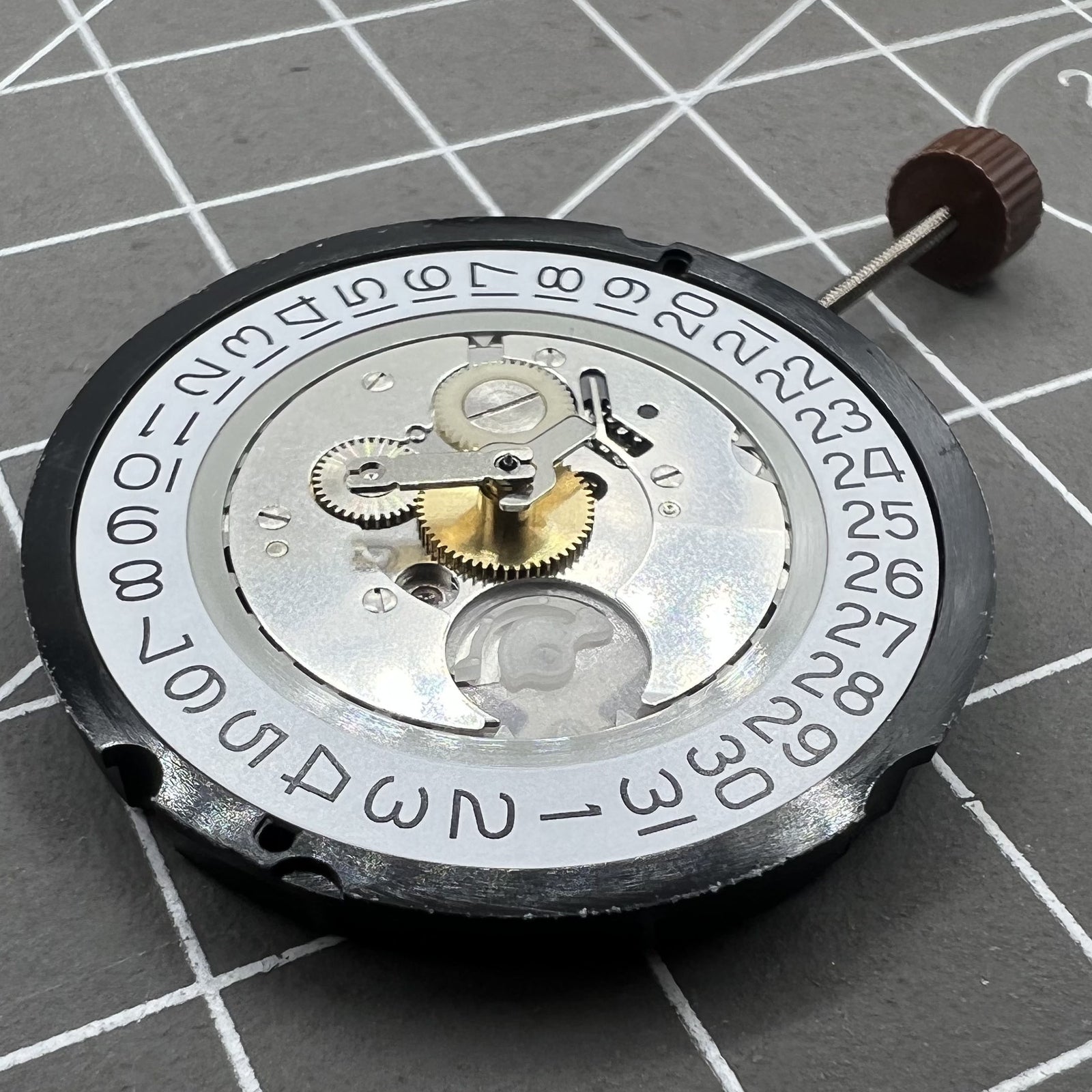 Ronda 24H 515 quartz watch movement, Swiss precision for reliable timekeeping in watch accessories.