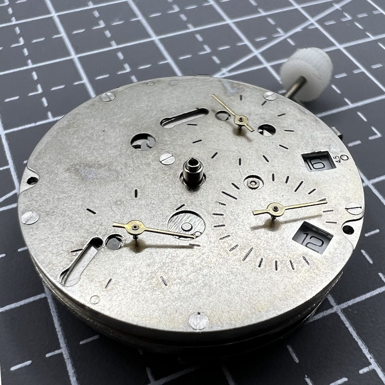 8205 2813 watch accessory featuring automatic mechanical movement and single calendar display for precision timekeeping.