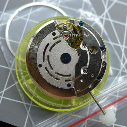 DG2813 silver automatic mechanical watch movement with 4 hands and adjustable 24-hour GMT.