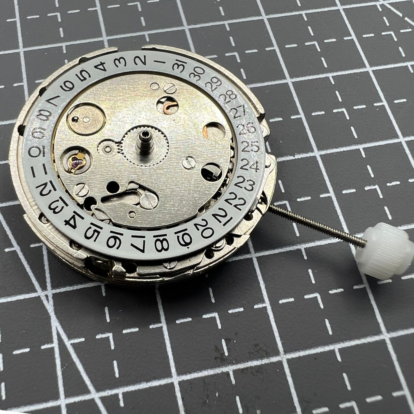 China Made 2813 mechanical watch movement with single calendar date at 3 o'clock, precise and reliable.