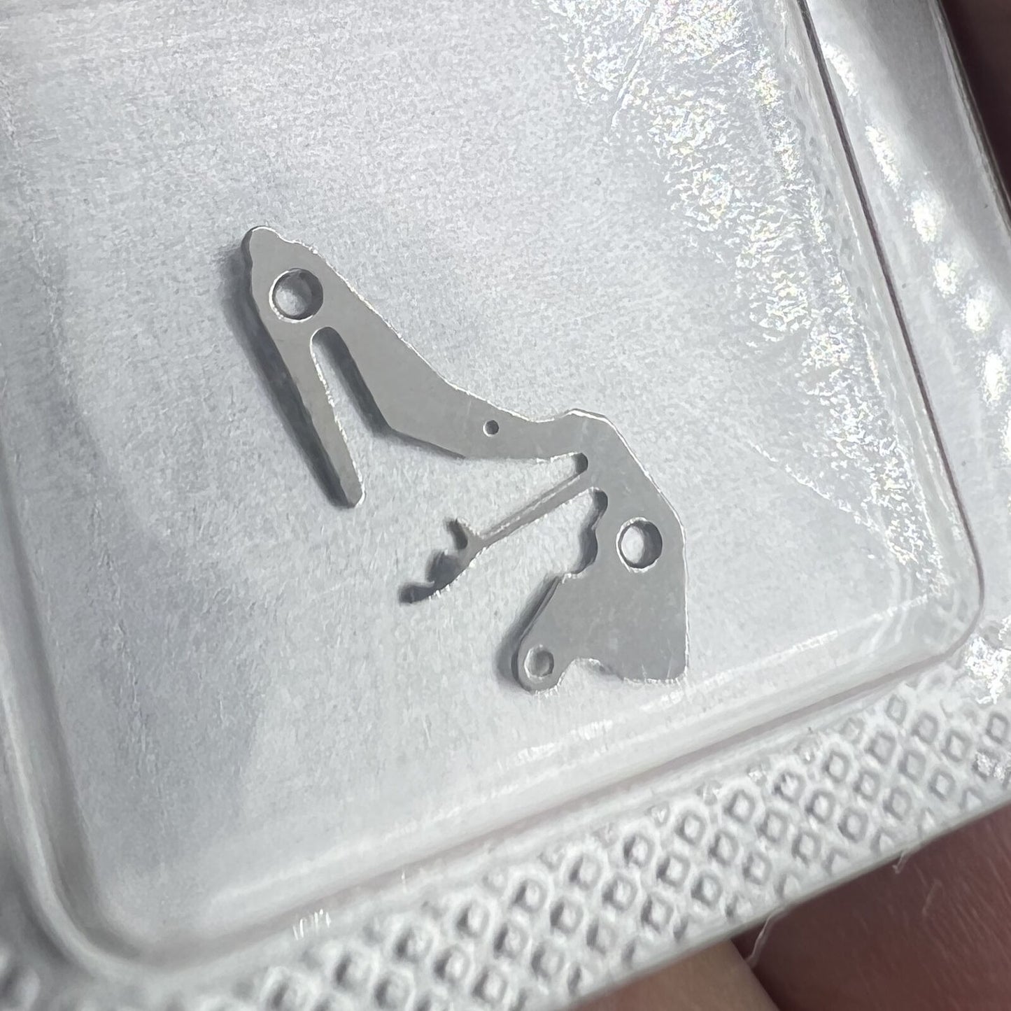 Setting lever jumper replacement part for ETA 2000 watches, durable watch repair component.