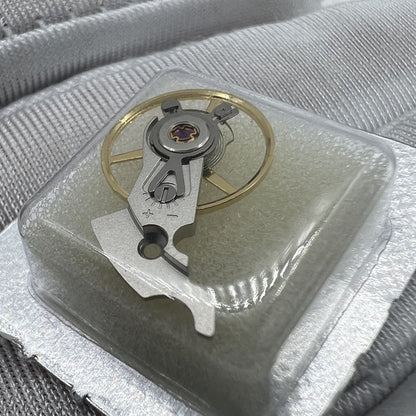 Attelle de balancier de montre en argent sans veines pour mouvement <tc>ETA</tc> 2824 2836