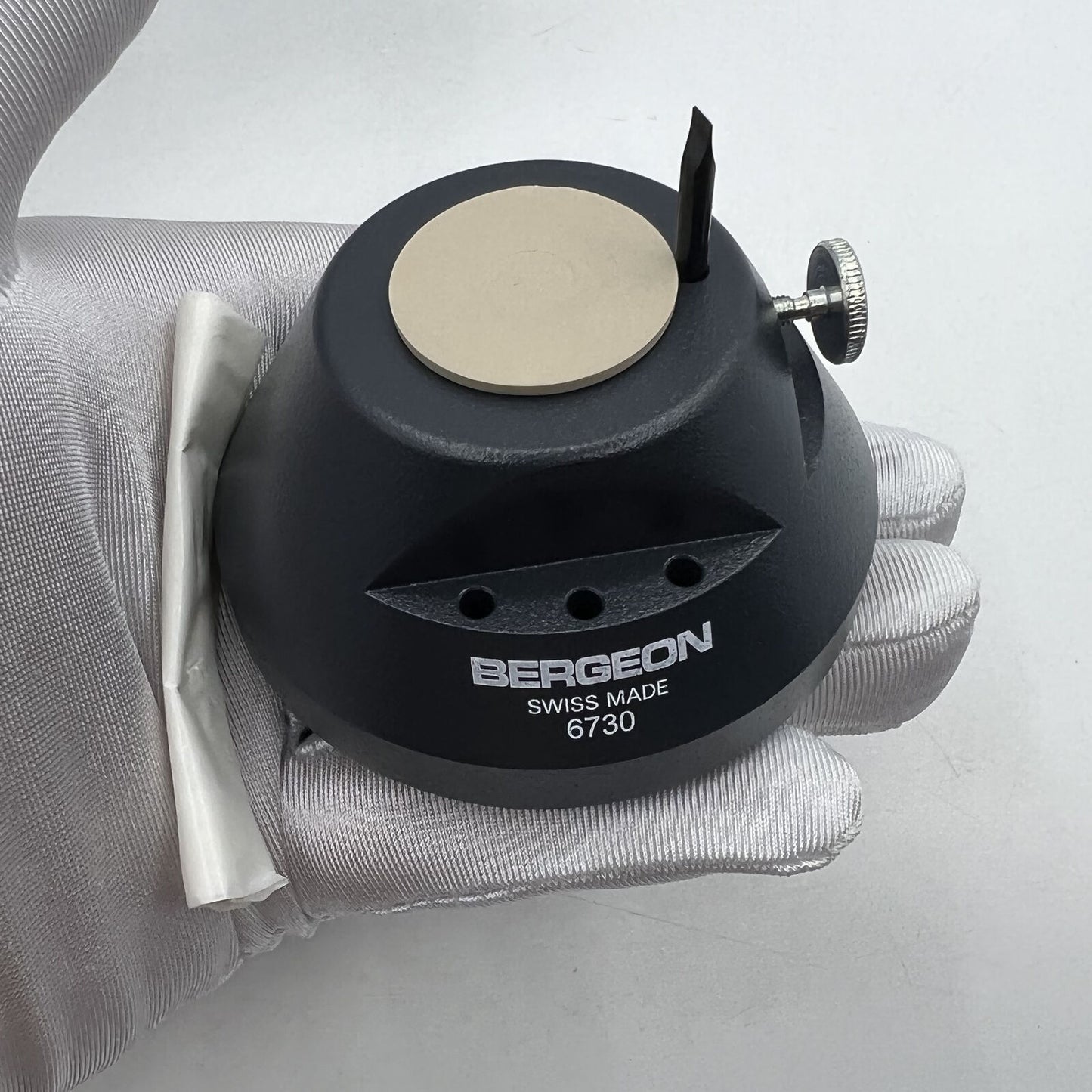 Bergeon 6730 watch band screw holder tool for precise bracelet fitting and removal.