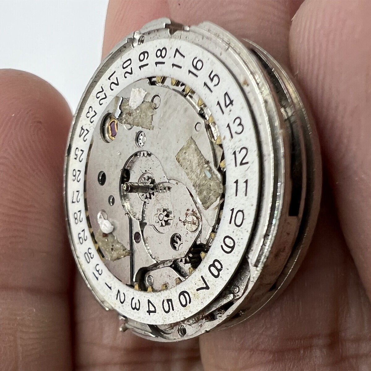 China Made automatic mechanical watch movement for watchmaking training and disassembled practice.