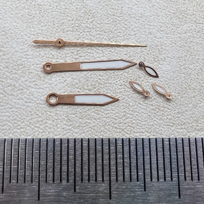 Set mit 2 wei�en Uhrzeigern und ros�goldfarbener Umrandung f�r Miyota OS10 OS20 Uhrwerke