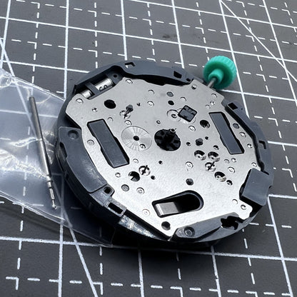 Miyota OS70 multifunctional quartz watch movement, no calendar, used condition, precise timekeeping accessory.