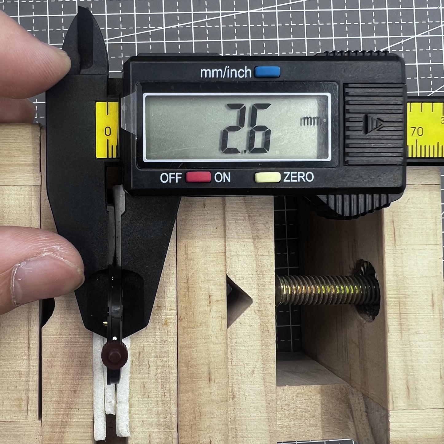 Quarzuhrwerk Swiss Ronda Modell 512 ? pr�zises Uhrwerk f�r hochwertige Uhren von Ronda
