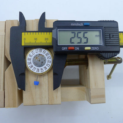 Swiss ETA F06.161 quartz watch movement with white dial, 3 hands, date at 6, perfect for watch repair and replacement.