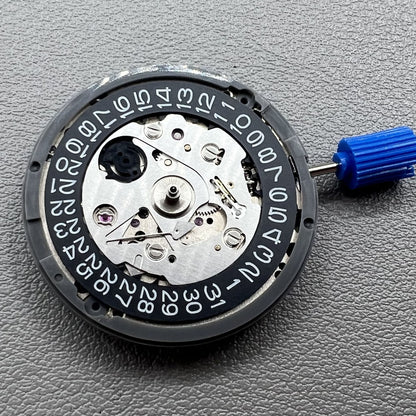 Seiko NH35 Automatik Uhr mit schwarzem Zifferblatt und Datumsanzeige, Krone bei 3:8 Uhr