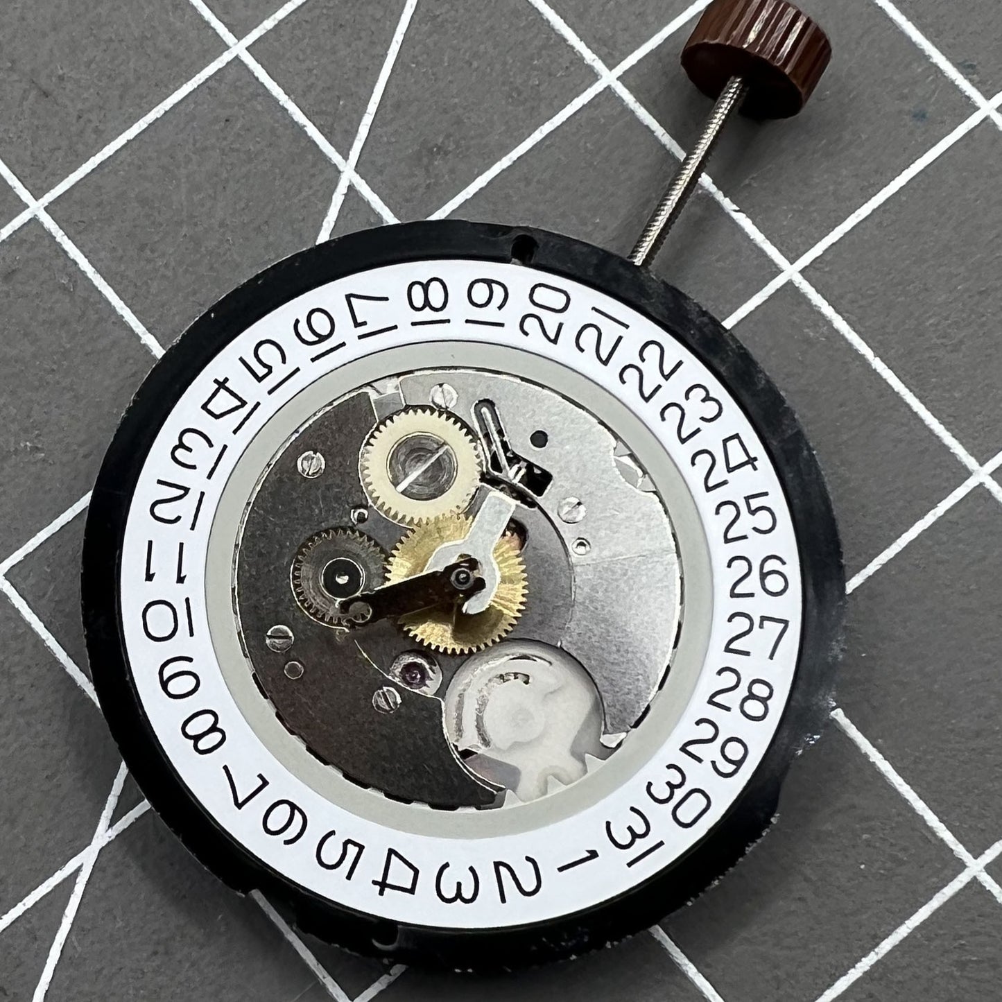 Ronda 24H 515 quartz watch movement, Swiss precision for reliable timekeeping in watch accessories.