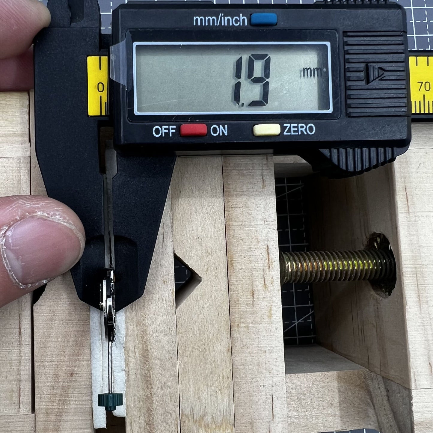 Swiss Ronda 1063 quartz watch movement with 3 hands, precise timekeeping for quality watch accessories.