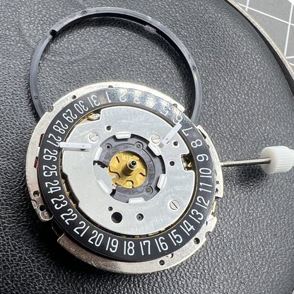 Golden ISA Multifunktionale Quarzuhr Modell 8271 mit Datum bei 6 Uhr