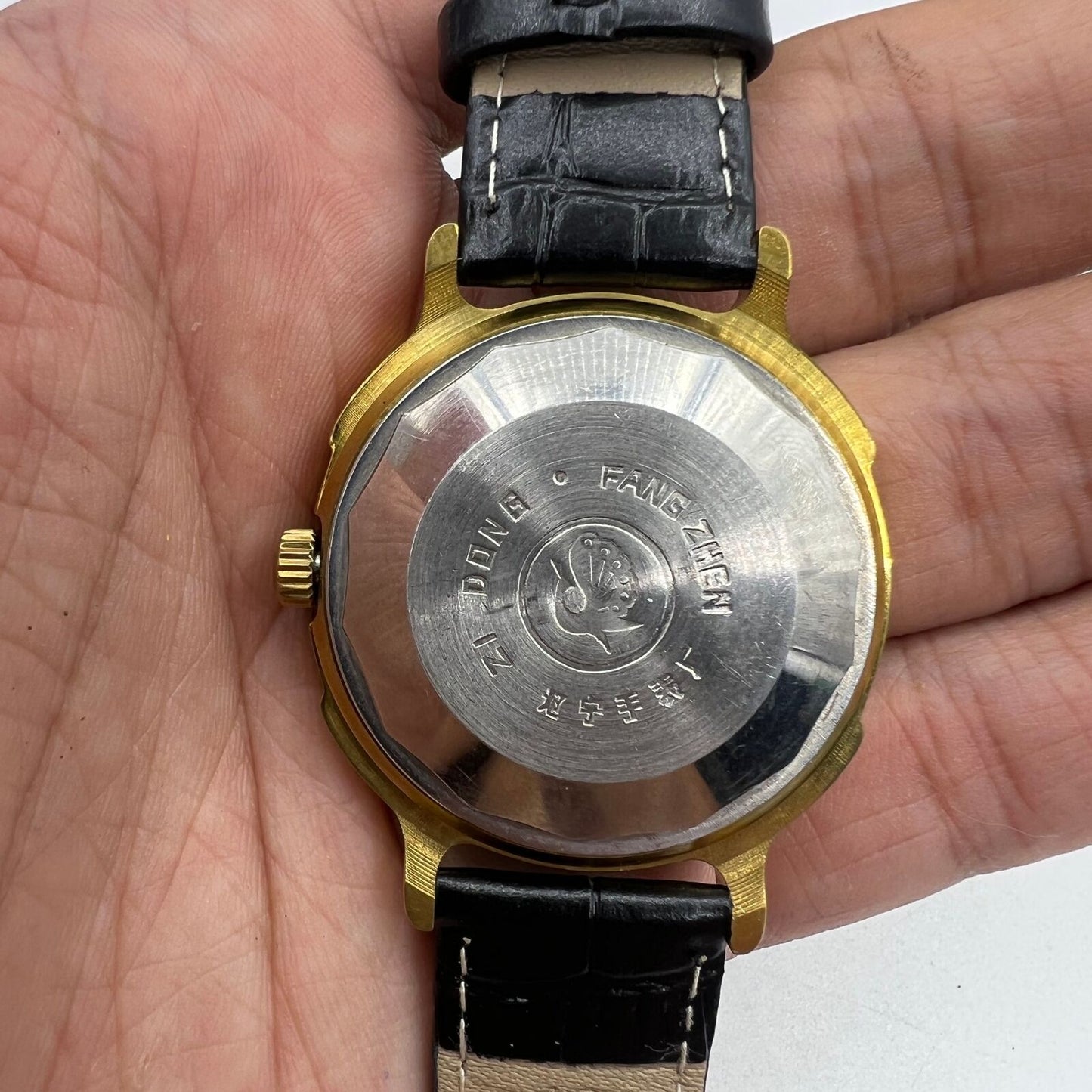 Kongque 37mm automatic watch with black dial, Roman numerals, 33 jewels for precise timekeeping.